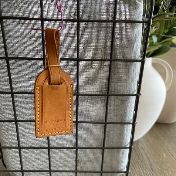 Small LV luggage Tag Authentic Louis Vuitton - Picture 1 of 2